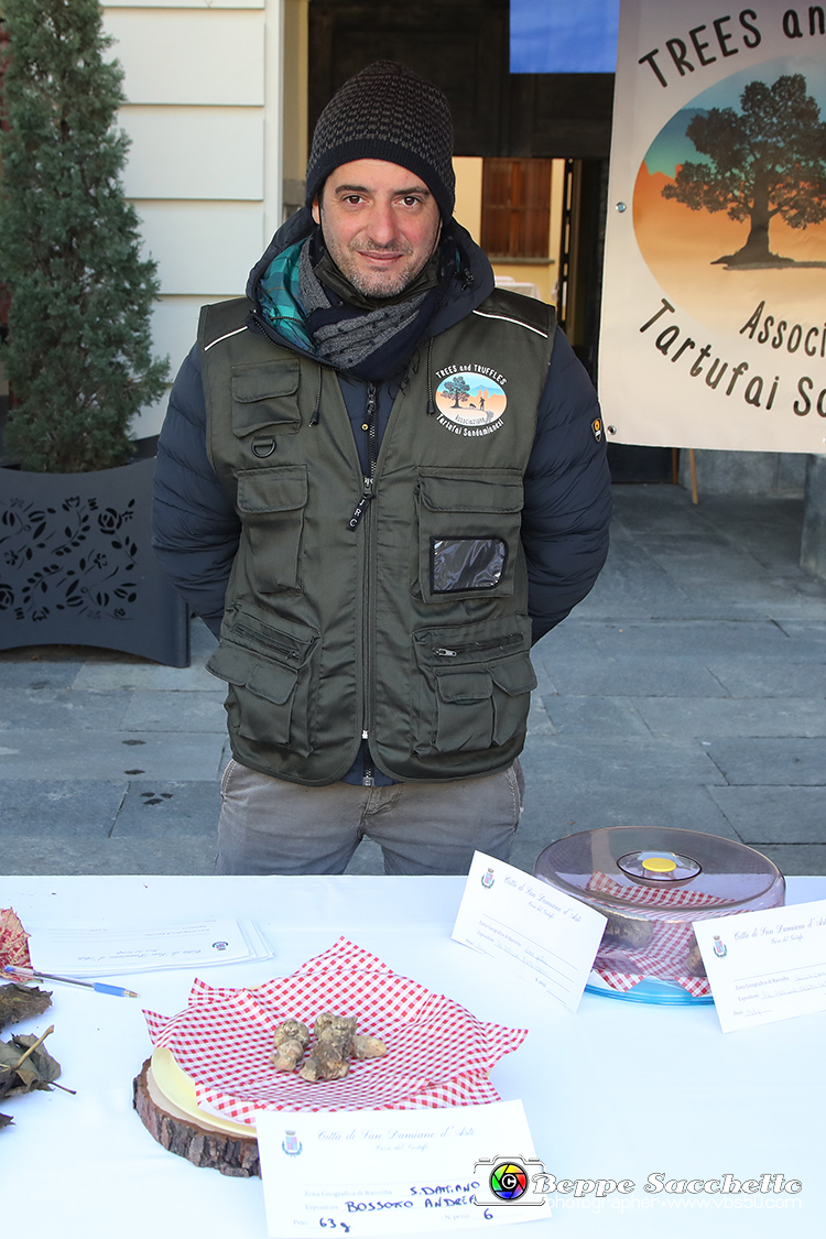 VBS_5523 - 10.ma Fiera Nazionale del Tartufo e Fiera dei Santi.jpg